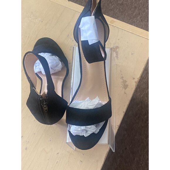 Black Suede Ankle Strap Heels With Back Zipper Size 7.5 Guilty Shoes - Picture 11 of 12